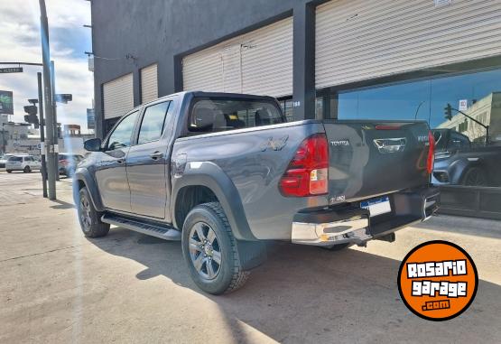Camionetas - Toyota Hilux SR AT 4X4 2025 Diesel 27500Km - En Venta