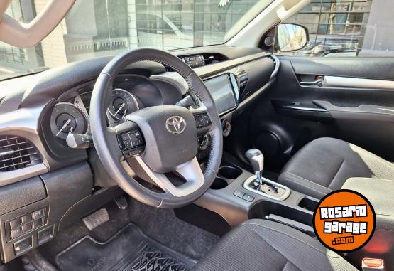 Camionetas - Toyota Hilux SR AT 4X4 2025 Diesel 27500Km - En Venta