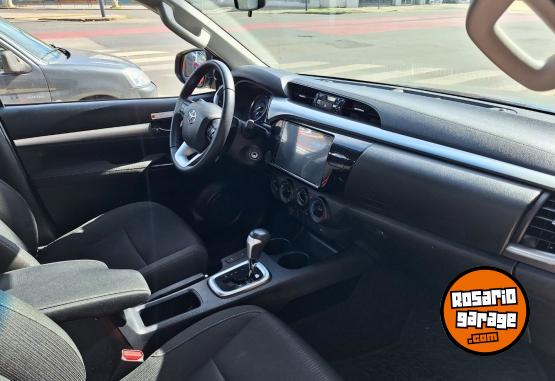 Camionetas - Toyota Hilux SR AT 4X4 2025 Diesel 27500Km - En Venta