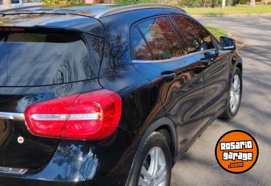 Autos - Mercedes Benz Gla 200 at 2015 2015 Nafta 84000Km - En Venta