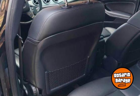 Autos - Mercedes Benz Gla 200 at 2015 2015 Nafta 84000Km - En Venta