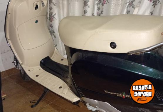 Motos - Corven Expert Milano 150 2017 Nafta 3500Km - En Venta