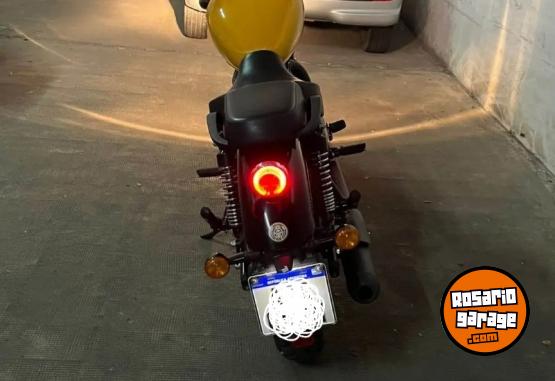 Motos - Royal Enfield 2023 / Meteor 2023 Nafta 9000Km - En Venta