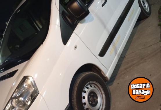 Utilitarios - Peugeot Expert 2015 Diesel 105000Km - En Venta