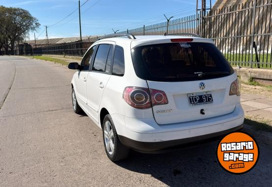 Autos - Volkswagen Suran 1.6 Highline 2009 Nafta 216000Km - En Venta