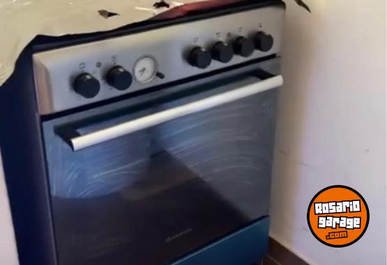 Hogar - VENDO COCINA ELECTRICA VITROCERAMICA ARISTON - En Venta