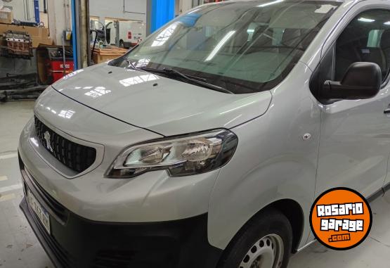 Utilitarios - Peugeot Expert 2022 Diesel 40000Km - En Venta
