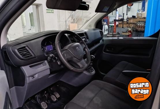 Utilitarios - Peugeot Expert 2022 Diesel 40000Km - En Venta