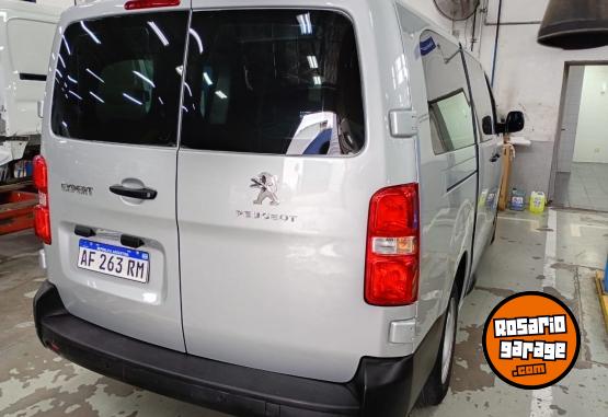 Utilitarios - Peugeot Expert 2022 Diesel 40000Km - En Venta