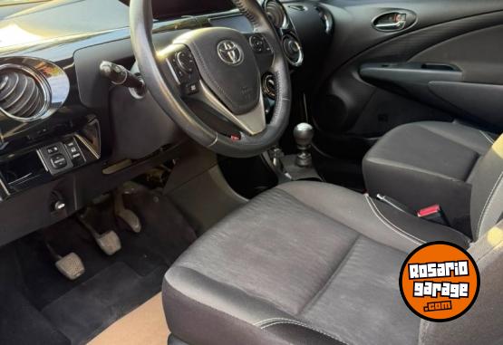 Autos - Toyota ETIOS XLS MANUAL 2017 Nafta 98000Km - En Venta