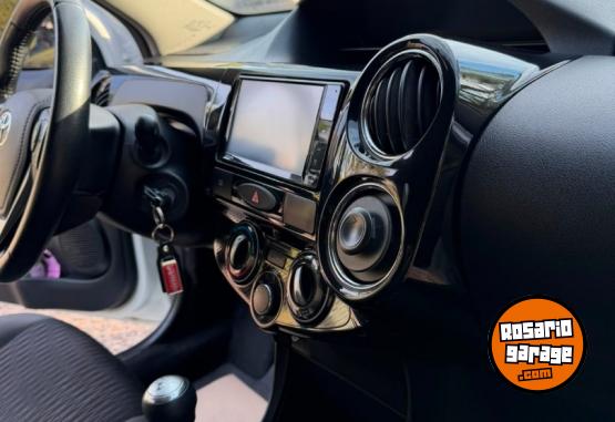 Autos - Toyota ETIOS XLS MANUAL 2017 Nafta 98000Km - En Venta