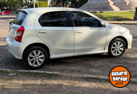 Autos - Toyota ETIOS XLS MANUAL 2017 Nafta 98000Km - En Venta