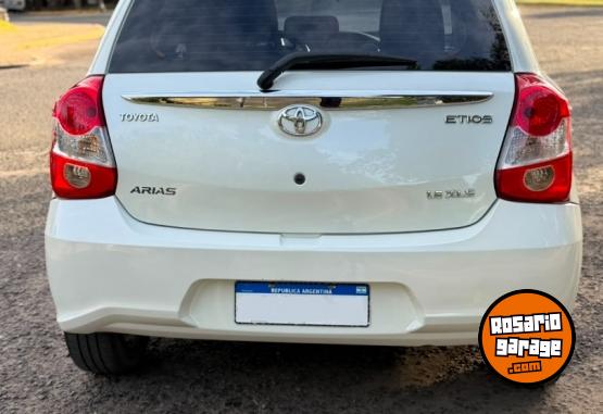 Autos - Toyota ETIOS XLS MANUAL 2017 Nafta 98000Km - En Venta