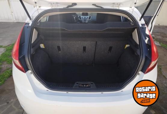 Autos - Ford Fiesta Kinectic Titanium 2011 Nafta 147500Km - En Venta