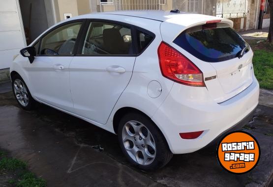 Autos - Ford Fiesta Kinectic Titanium 2011 Nafta 147500Km - En Venta