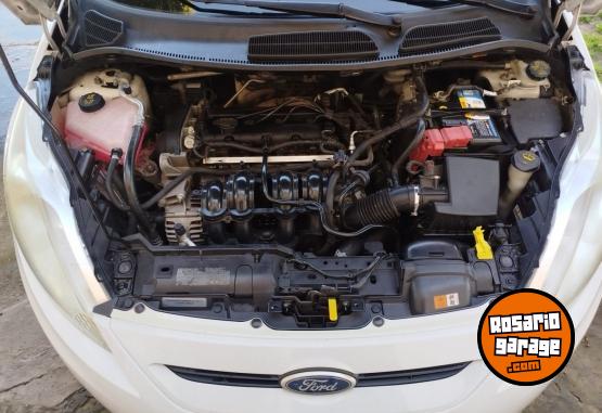 Autos - Ford Fiesta Kinectic Titanium 2011 Nafta 147500Km - En Venta