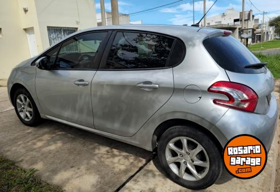 Autos - Peugeot 208 2014 Nafta 160000Km - En Venta