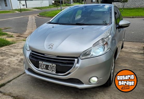 Autos - Peugeot 208 2014 Nafta 160000Km - En Venta