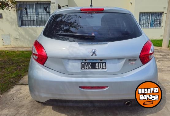 Autos - Peugeot 208 2014 Nafta 160000Km - En Venta