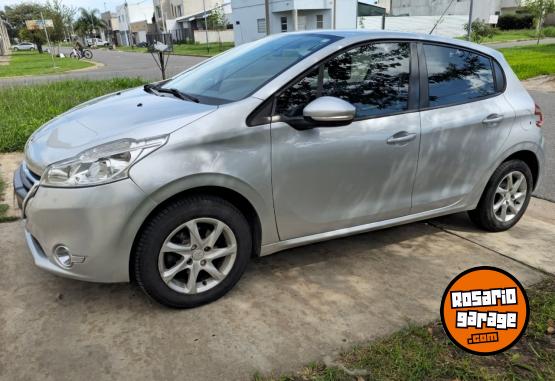 Autos - Peugeot 208 2014 Nafta 160000Km - En Venta