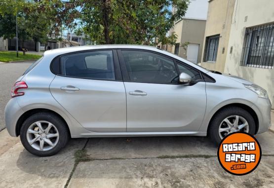 Autos - Peugeot 208 2014 Nafta 160000Km - En Venta