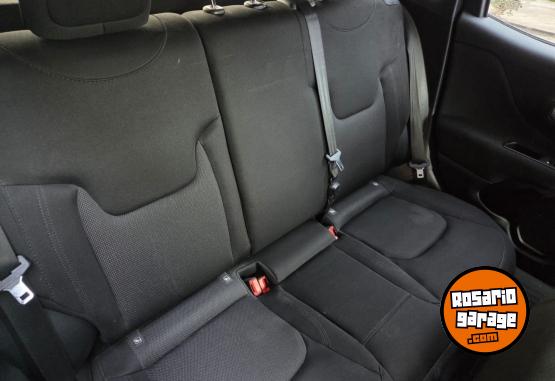 Camionetas - Jeep Renegade autom�tica sport 2022 Nafta 99000Km - En Venta