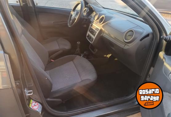 Autos - Volkswagen VOYAGE higline 2014 Nafta 111111Km - En Venta