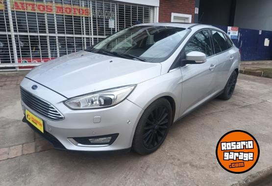 Autos - Ford FOCUS III TITANIUM 2.0 2016 Nafta 140000Km - En Venta