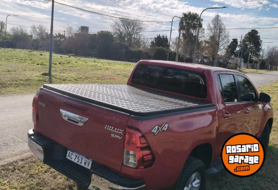 Camionetas - Toyota Hilux SRV 4x4 MT 2018 Diesel 170000Km - En Venta