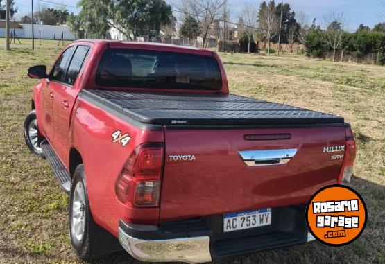 Camionetas - Toyota Hilux SRV 4x4 MT 2018 Diesel 170000Km - En Venta