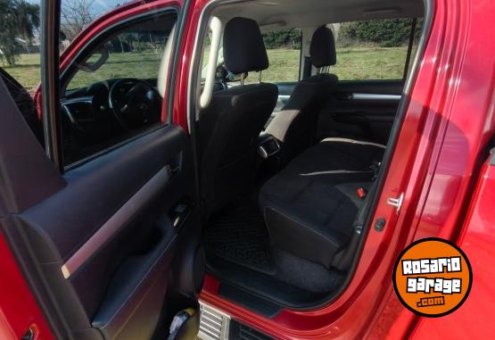 Camionetas - Toyota Hilux SRV 4x4 MT 2018 Diesel 170000Km - En Venta