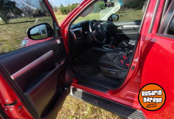 Camionetas - Toyota Hilux SRV 4x4 MT 2018 Diesel 170000Km - En Venta