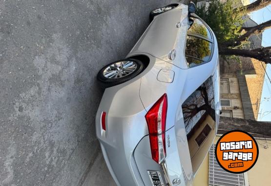 Autos - Toyota Corolla Seg 2014 Nafta 75000Km - En Venta