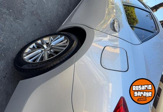 Autos - Toyota Corolla Seg 2014 Nafta 75000Km - En Venta