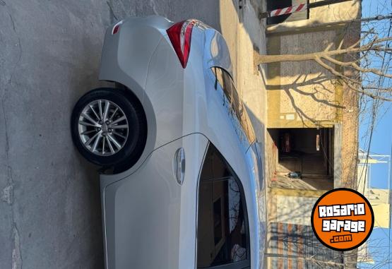 Autos - Toyota Corolla Seg 2014 Nafta 75000Km - En Venta