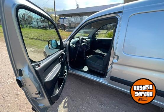 Utilitarios - Peugeot Partner 2017 Diesel 51000Km - En Venta