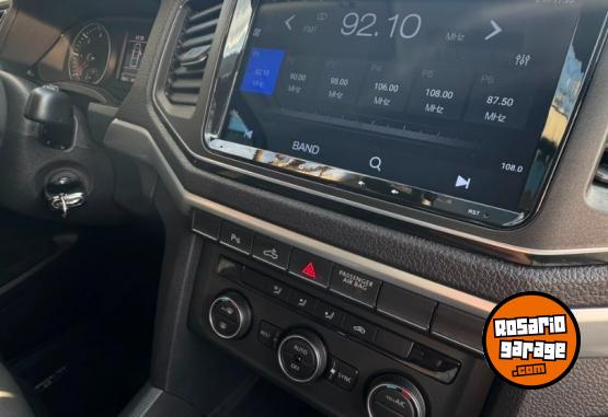 Autos - Volkswagen Amarok Highline 2.0 4x2 A 2024 Diesel 19000Km - En Venta