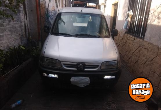 Utilitarios - Peugeot Partner 2008 Diesel 250000Km - En Venta
