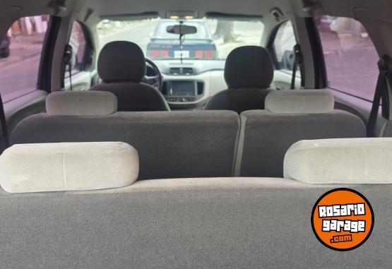 Autos - Chevrolet Spin 2015 GNC 80000Km - En Venta