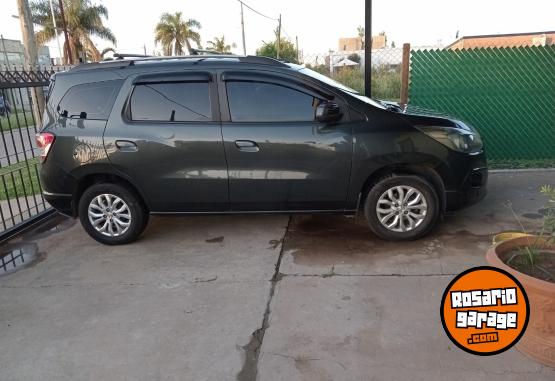 Autos - Chevrolet Spin corsa siena logan pr 2017 Nafta 150500Km - En Venta