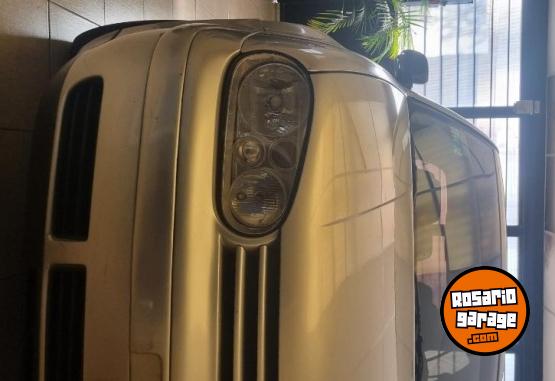 Autos - Volkswagen Golf 2004 Nafta 279000Km - En Venta