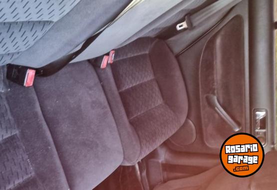 Autos - Volkswagen Golf 2004 Nafta 279000Km - En Venta