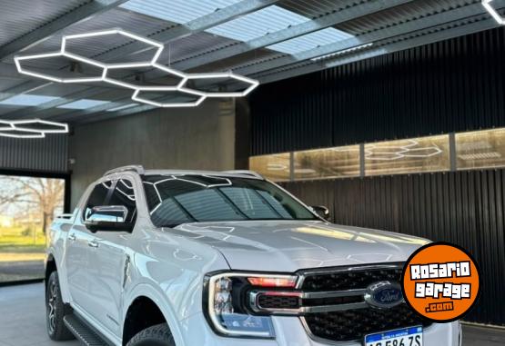 Camionetas - Ford RANGER LIMITED V6 2024 Diesel 65000Km - En Venta