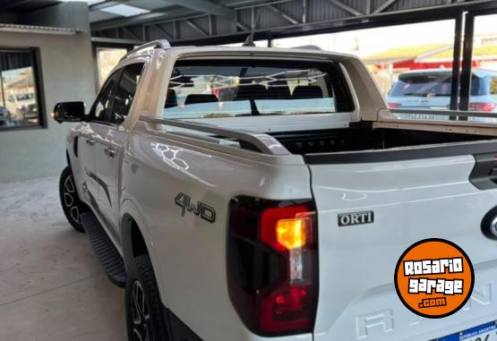Camionetas - Ford RANGER LIMITED V6 2024 Diesel 65000Km - En Venta