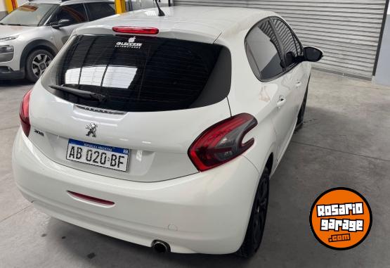 Autos - Peugeot 208 2017 Nafta - En Venta