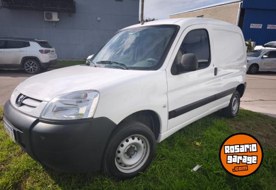 Utilitarios - Peugeot Partner 2017 Diesel 270000Km - En Venta