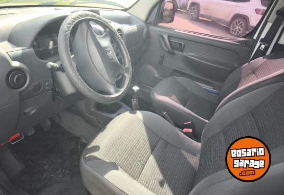 Utilitarios - Peugeot Partner 2017 Diesel 270000Km - En Venta