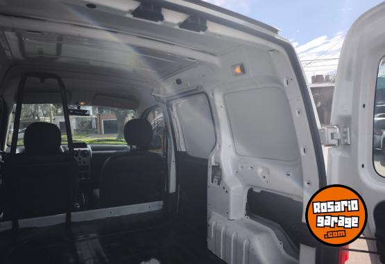 Utilitarios - Peugeot Partner 2017 Diesel 270000Km - En Venta