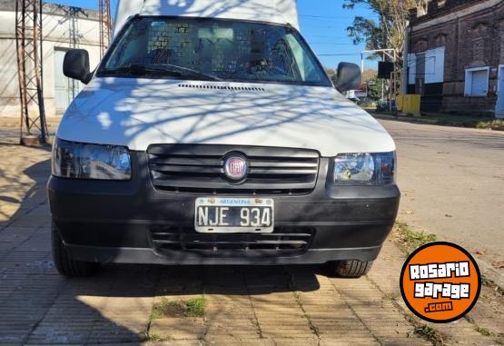 Utilitarios - Fiat Fiorino 2013 Nafta 180000Km - En Venta