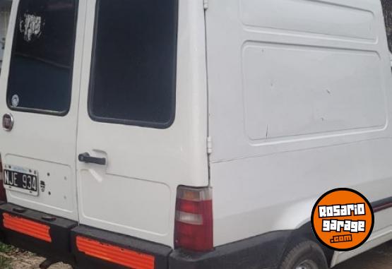 Utilitarios - Fiat Fiorino 2013 Nafta 180000Km - En Venta